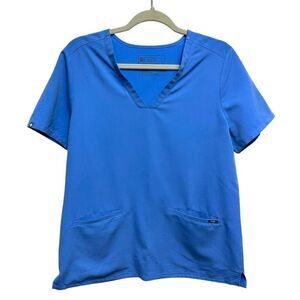 Fig's Women's Casma Three Pocket Scrub Top in Blue, M